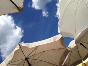 umbrella, blue sky, summer, river, cloud, nature, glitter, barbecue, vacance, vacation, summer vacation, refreshing, party